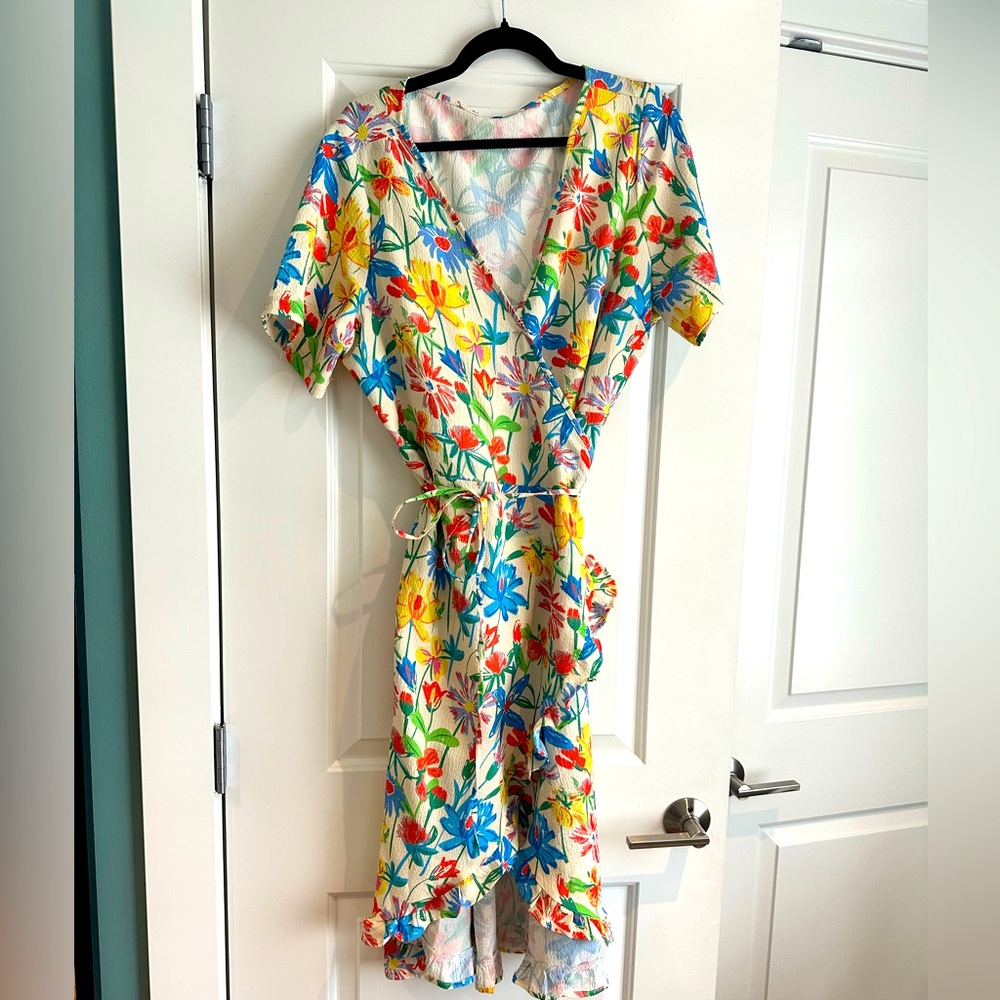 Beautiful yellow floral wrap dress from Cider. Size 14